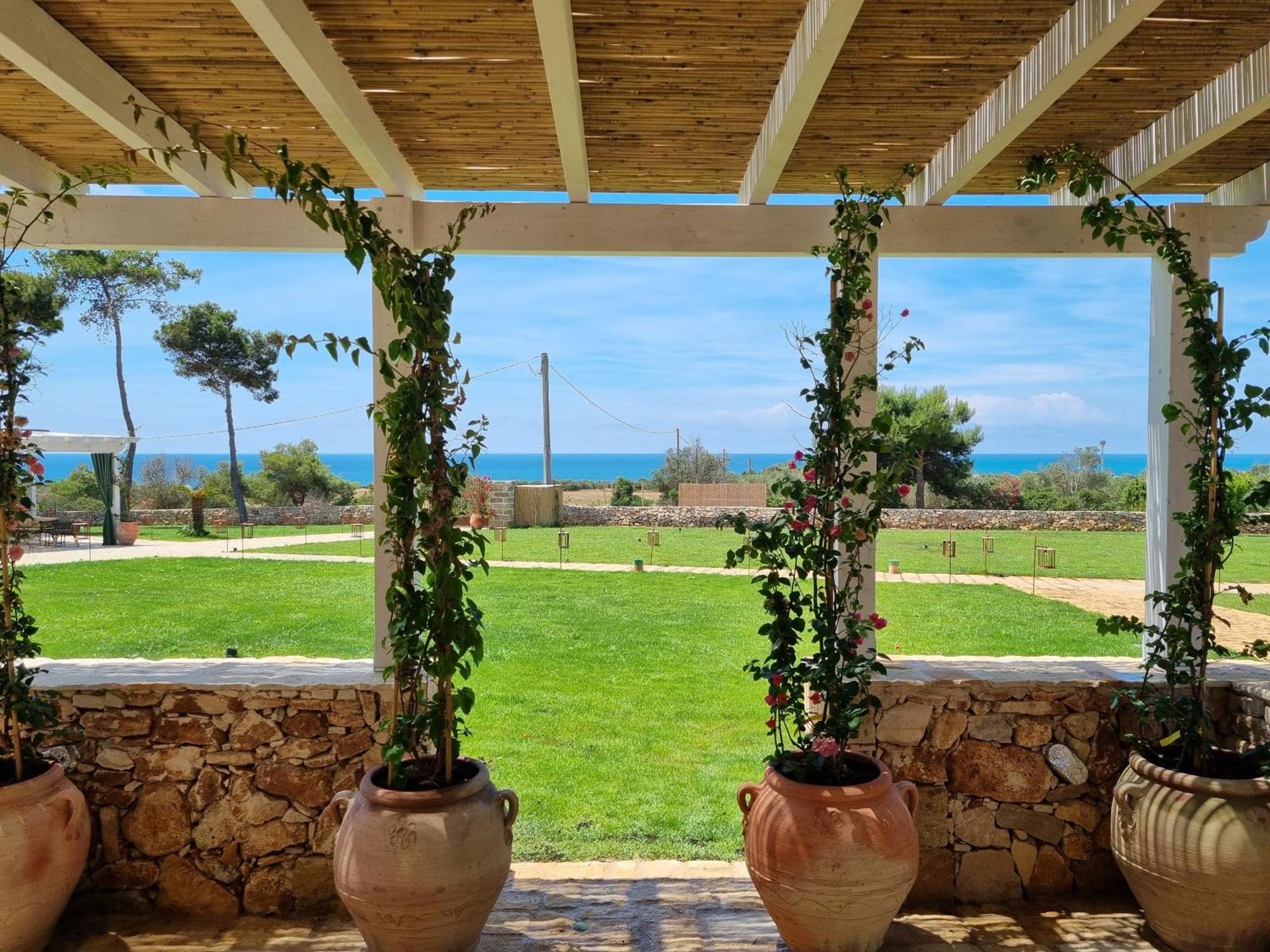 Hotel Masseria Baroni Di Montesardo Lido Marini Esterno foto